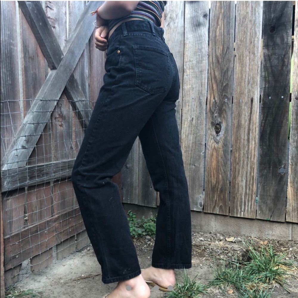 black regular fit lee jeans 🤎💒